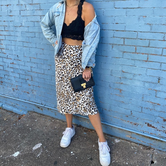 ARITZIA CHEETAH SKIRT - Picture 3 of 3